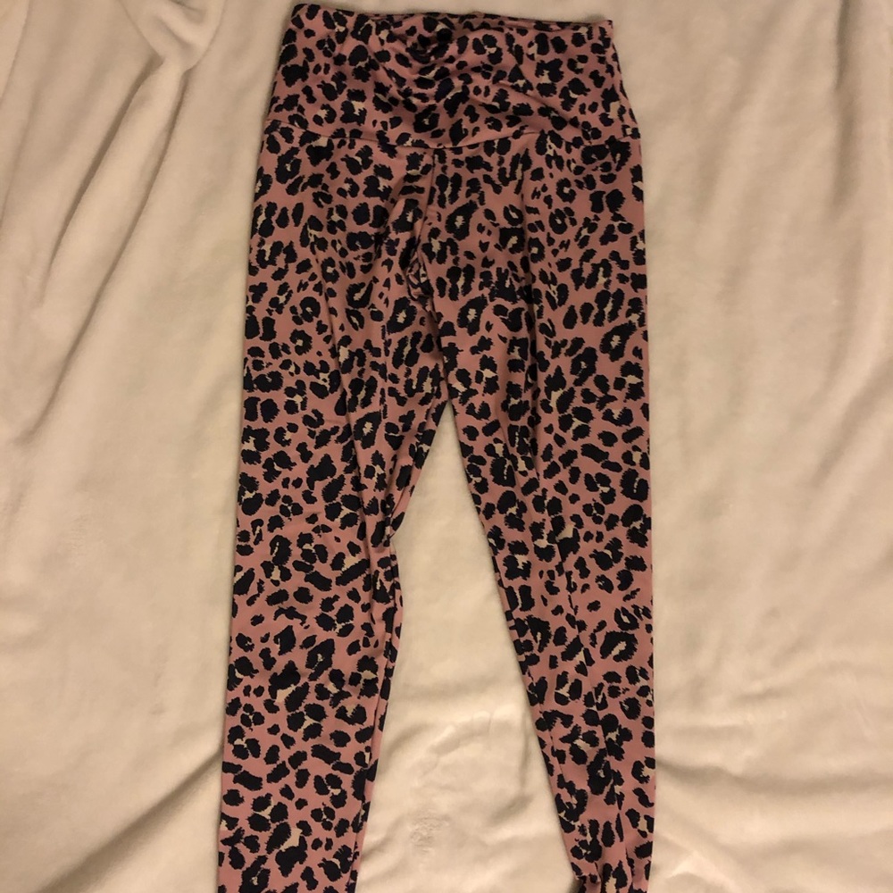 Onzie Cheetah Print leggings